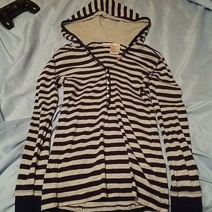 Long sleeve strip hoodie shirt